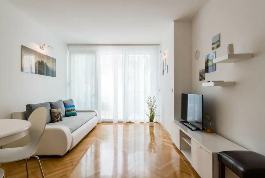 Granny Mira Apartamento